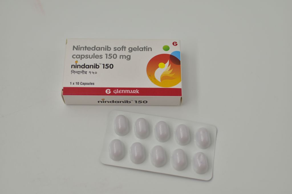印度尼达尼布能治疗肺纤维化吗？副作用有哪些需警惕？